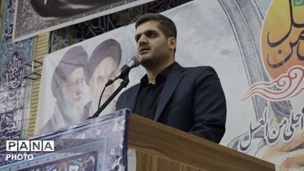 طنین نوای «احلی من العسل» در پاکدشت؛ تجدید میثاق دانش‌آموزان با نوجوان دشت کربلا
