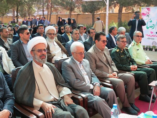 نواختن زنگ سپاس معلم در هنرستان محمودیه بجنورد
