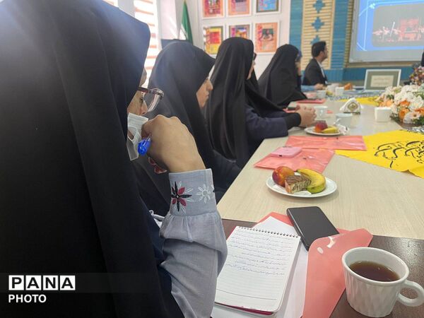 جلسه  هم اندیشی کارشناس مسولان فرهنگی وهنری استان خراسان رضوی