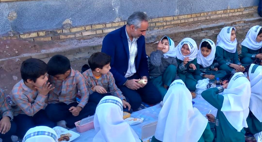 نمی‌توانستم درس فداکاری را فقط روی تخته بنویسم