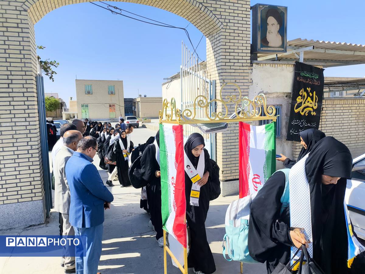 اعزام دانش‌آموزان دختر مدارس سندرک به مناطق عملیاتی جنوب کشور