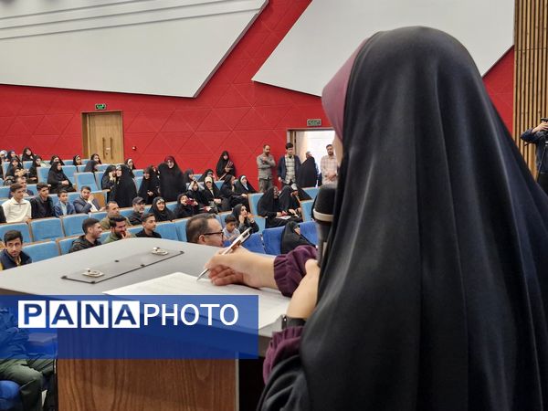 اجتماع بزرگ دانش‌آموزان بسیجی در هفته بسیج