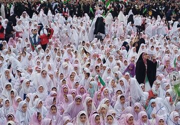 حضور معاون پرورشی و فرهنگی وزارت آموزش ‌و‌ پرورش در جشن تکلیف دختران گیلانی