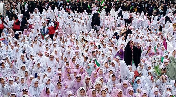 حضور معاون پرورشی و فرهنگی وزارت آموزش ‌و‌ پرورش در جشن تکلیف دختران گیلانی