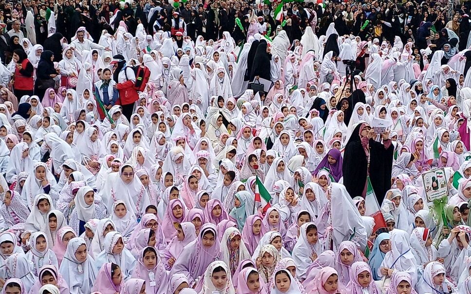 حضور معاون پرورشی و فرهنگی وزارت آموزش ‌و‌ پرورش در جشن تکلیف دختران گیلانی