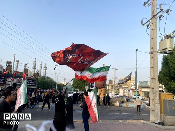 جاماندگان اربعین میهمان سفره مهرِ سازمان دانش‌آموزی شدند