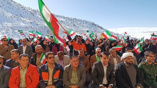 آیین نواختن زنگ گلبانگ انقلاب در مدرسه الزهرا شهرستان مارگون 