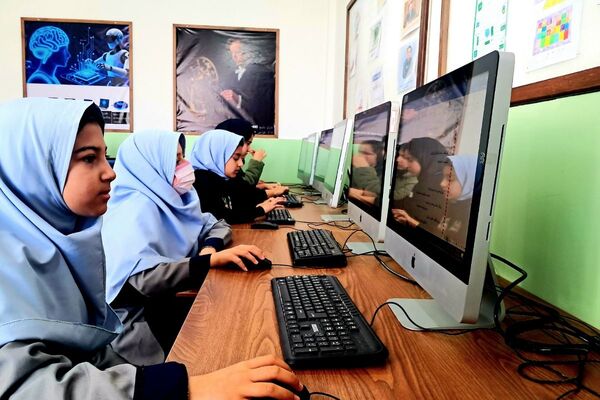 افتتاح سایت رایانه در مدرسه دخترانه موعود ملارد