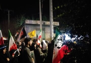 اجتماع شبانه مردم خرم آباد برای حفظ آرمان های انقلاب اسلامی 