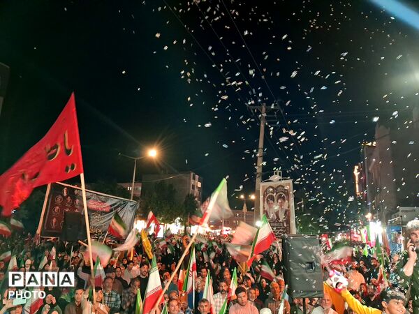 خروش ملت ایران در شب نود و پنجم حماسه میدان داری-٢