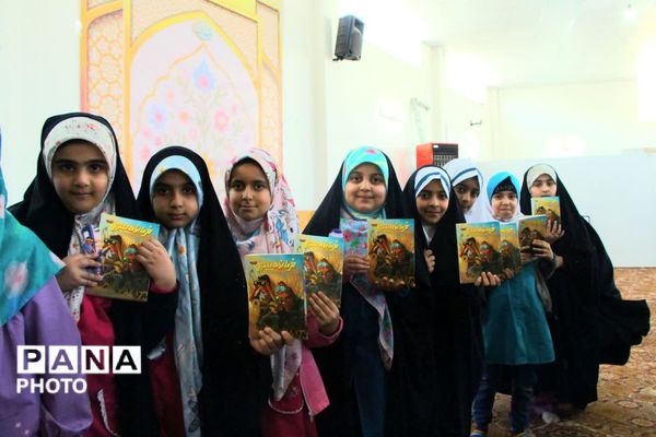 محفل نویسنده کتاب «فرمانده سری» در یزد