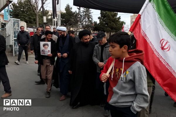 بیعت با سومین امام انقلاب در رودهن 