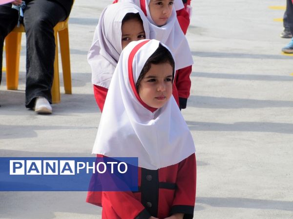 زنگ شکوفه‌ها در شهرستان عباس‌آباد به صدا درآمد