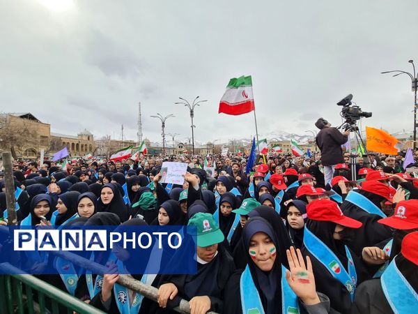 پیشتازان، ضربان پرشور ۲۲ بهمن شدند