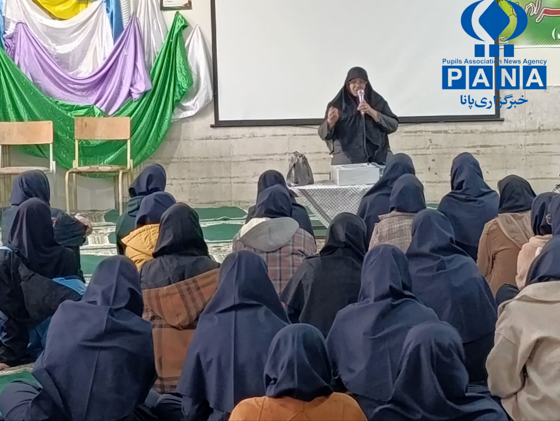 تمرین عملی آمادگی دفاعی در مدرسه شاهد نهاوند