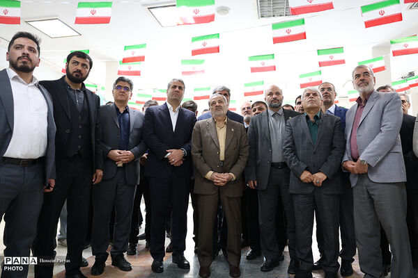 آیین بهره‌برداری همزمان از مدارس آسیب‌دیده در جنگ تحمیلی سوم