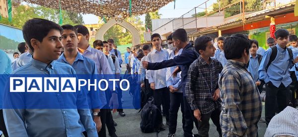 بازگشایی مدرسه شهید مطهری با لبخند مهر 