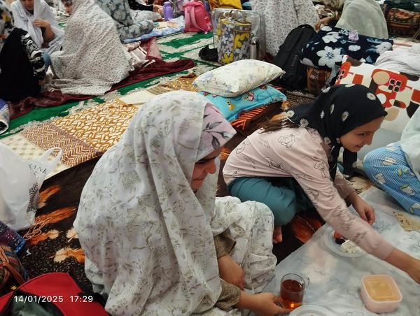 اعتکاف دانش آموزی در مسجد خاتم النبیین بیرجند