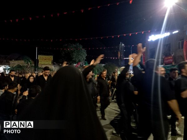 همراهی هیات زینب کبری(س) با کاروان نمادین اسرای کربلا