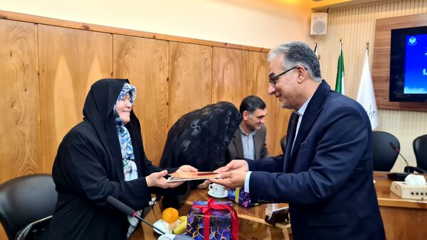 مراسم تجلیل از خانواده‌های شهدا در آموزش و پرورش گلستان
