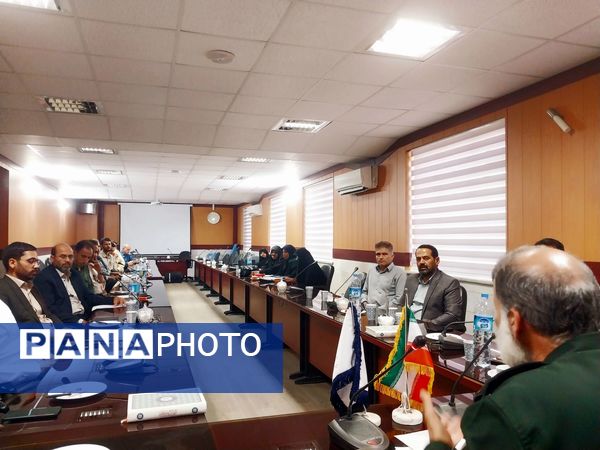 جلسه اعضای شورا و مدیران کانون‌های بسیج فرهنگیان قطب شهیدمدرس