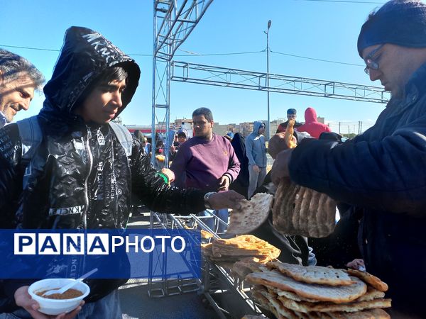 پیاده‌روی خانوادگی در اسلامشهر