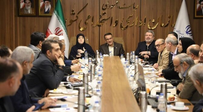خبرنگاران منصفانه نقد کنند و راوی امید، حقیقت و منافع ملی باشند