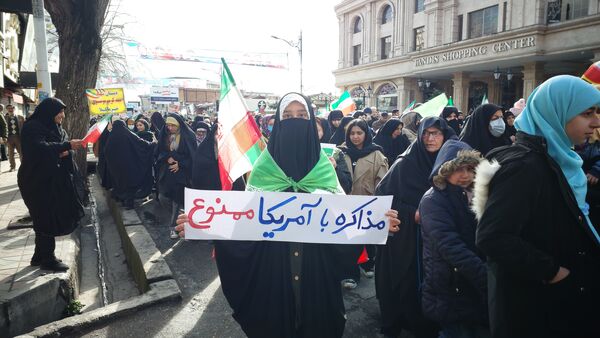 راهپیمایی 22 بهمن در مه ولات 