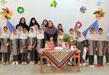 معلمان معماران آینده کشور هستند