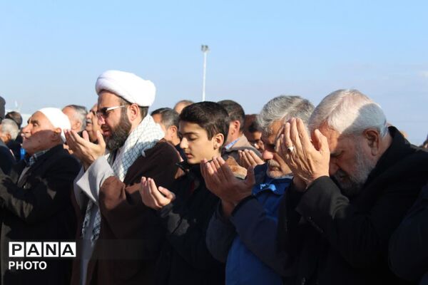 اقامه نماز عید سعید فطر در فاروج 