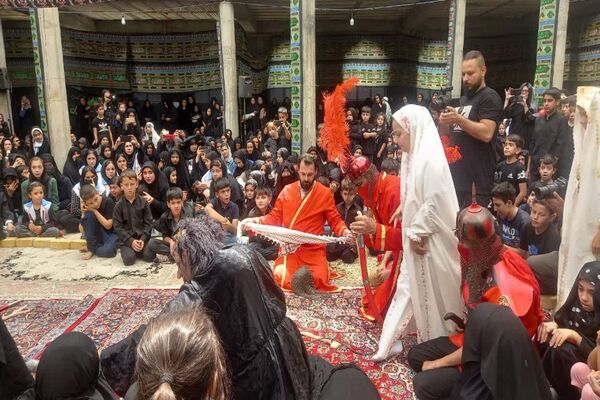 اجتماع بزرگ شیرخوارگان حسینی در شهرستان فاروج 