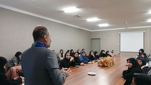 انتخابات مرحله استانی مجامع دانش‌آموزان دختر در همدان 