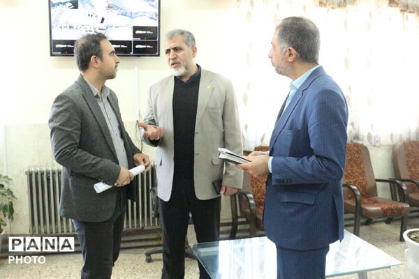 بازدید نماینده مجلس از مدارس فیروزکوه و دماوند به مناسبت هفته امور‌تربیتی