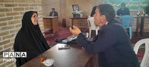 خدمت رسانی ادارات و سازمان های شهرستان نیشابور در میزخدمت نماز جمعه 