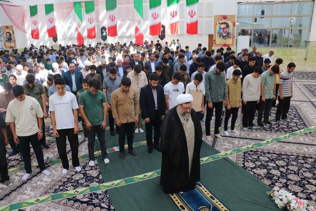 برگزاری محفل انس با قرآن و زنگ نماز در تبریز
