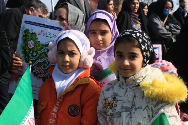 حضور پرشور مردم بهارستانی در راهپیمایی ۲۲ بهمن