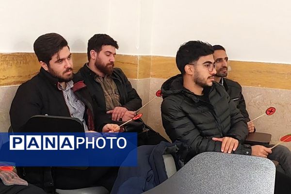  کارگاه تبیین و واکاوی ضروریات سفر یادگیری در دبیرستان‌ نمونه‌دولتی ولایت بهارستان‌دو