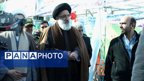 راهپیمایی یوم‌الله ۲۲بهمن با حضور پرشور مردم در استان البرز