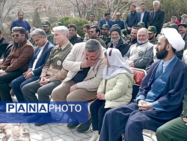 ریشه‌های امید در خاک زندگی