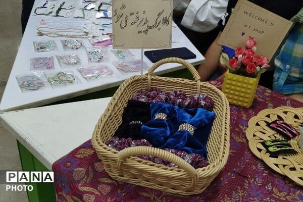 استقبال چشمگیر از غرفه کارآفرینی اعضای کانون پرورش فکری کودکان و نوجوانان اندیشه