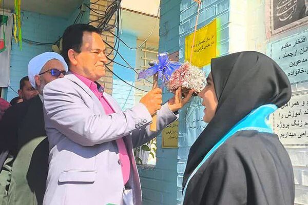 جشن مهر ایثار و نماز و بازگشایی مدارس یک مهر در دبیرستان هیأت امنایی فرهیختگان