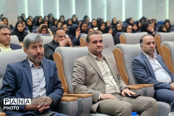 درخشش ستارگان ورامین در آیین تجلیل از نخبگان آموزشی