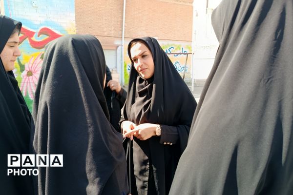 گامی مؤثر در مسیر رشد؛ گردهمایی همیاران مشاور دختر در ابوذر غفاری