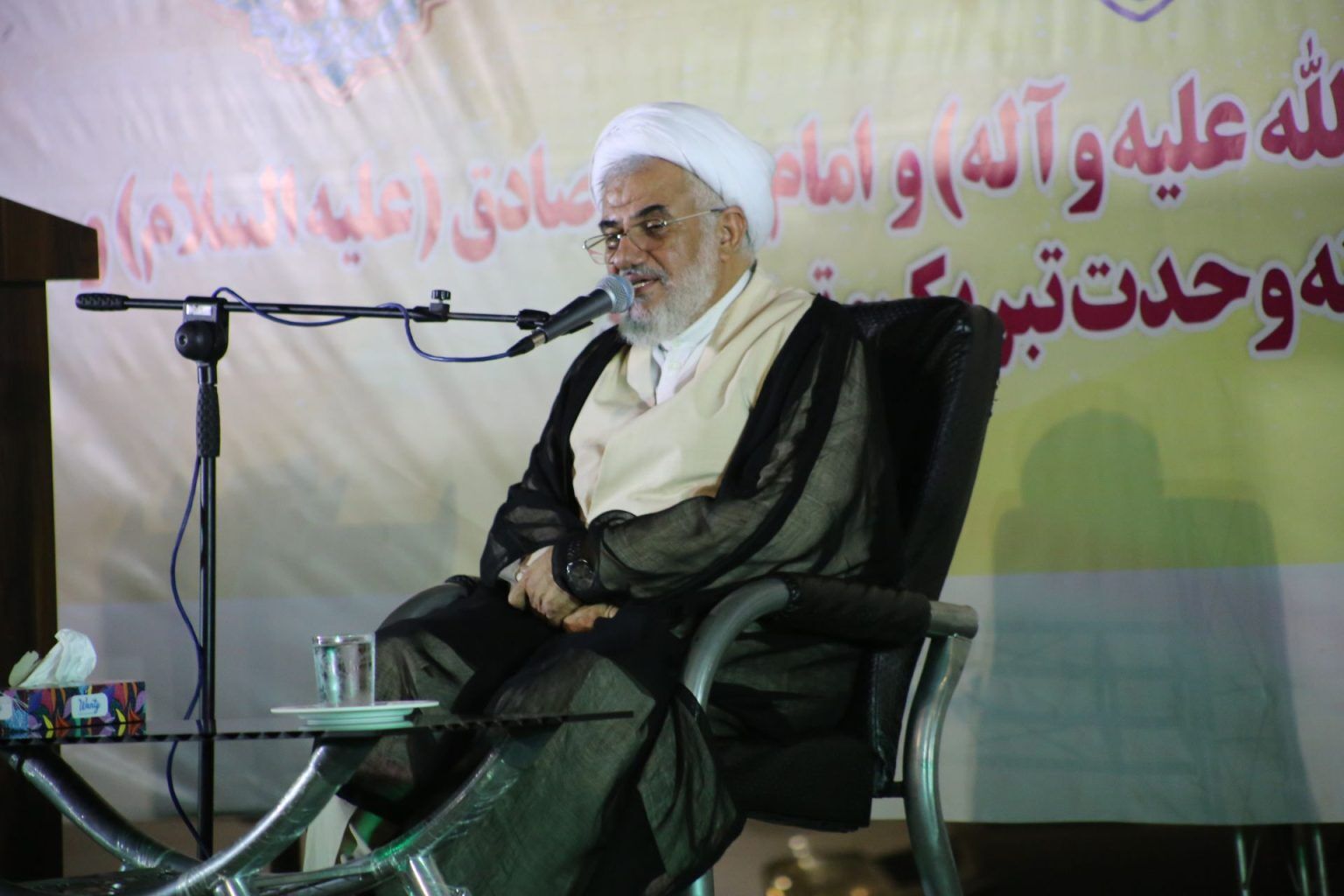 انقلاب اسلامی متعلق به جهان اسلام است، نه یک مذهب خاص