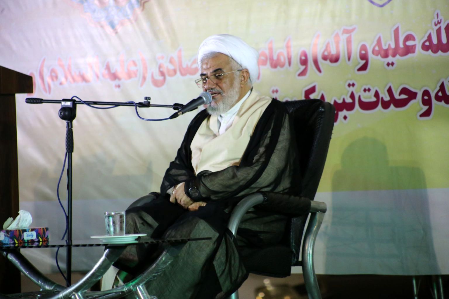 انقلاب اسلامی متعلق به جهان اسلام است، نه یک مذهب خاص