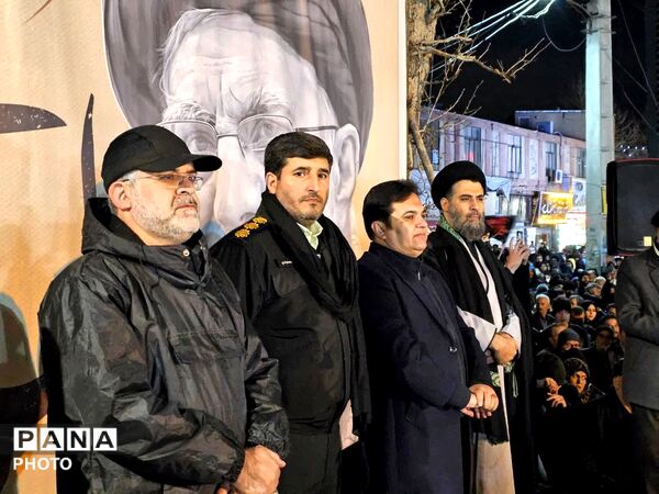 میدان لاله نظرآباد پاتوق دلدادگان رهبر
