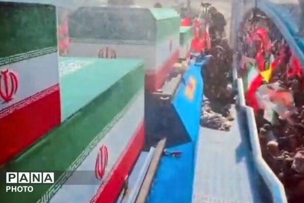 وداعی تاریخی در پایتخت ،پیکر رهبر انقلاب بر دوش ملت ایران