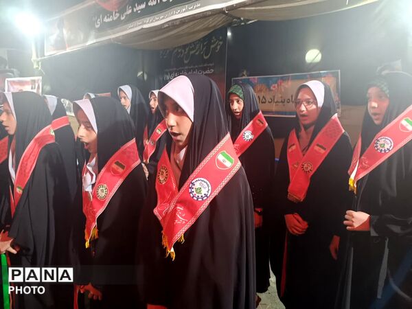 نقش‌آفرینی پیشتازان دبستان بنیاد ۱۵ خرداد در موکب سازمان دانش‌آموزی ابرکوه