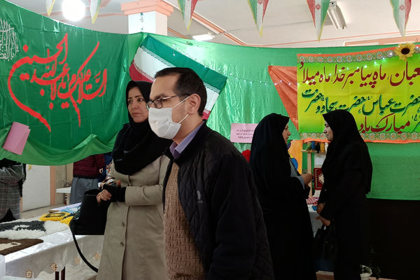 برگزاری نمایشگاه مشاغل خانگی در دبیرستان شاهد ام ابیها، شهرستان آباده