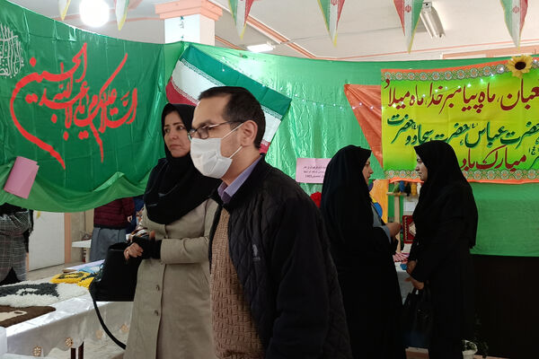 برگزاری نمایشگاه مشاغل خانگی در دبیرستان شاهد ام ابیها، شهرستان آباده